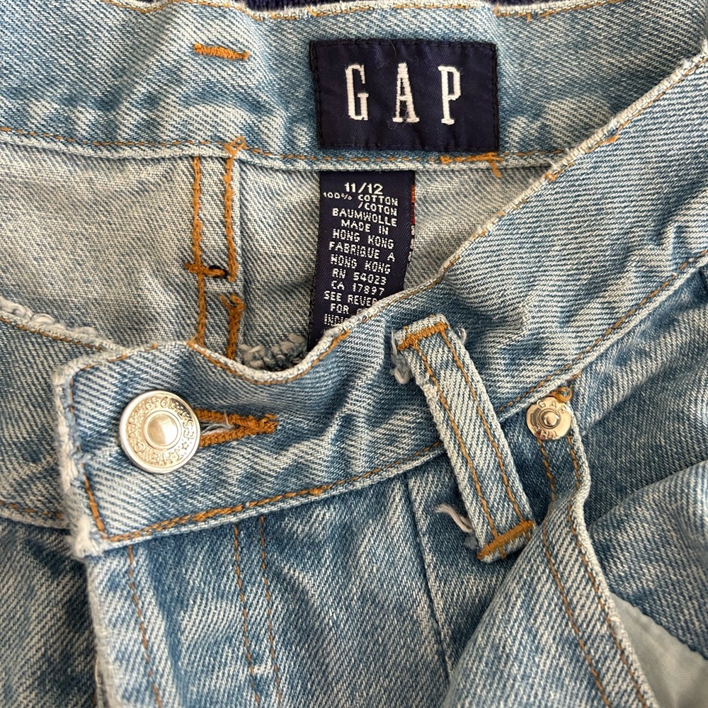 High Waisted Vintage Light Wash Mom Jeans
